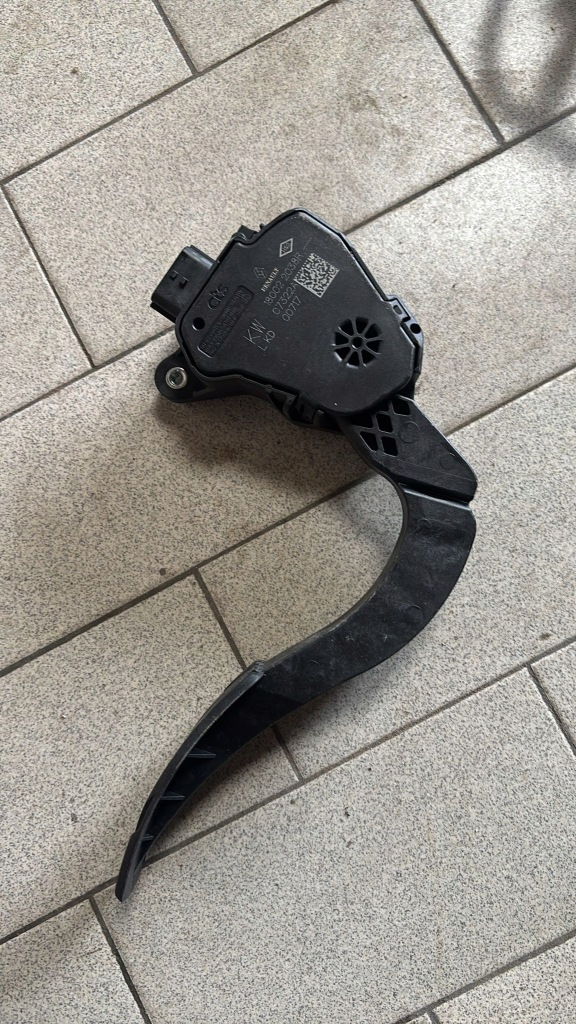 фото №1, Педаль газа renault kangoo iv 180022038r