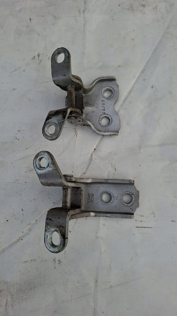 фото №1, Citroen c1 peugeot 107 aygo 05-14 r петля петли дверь правый перед