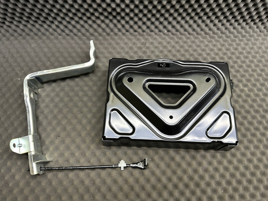 фото №1, Основа кронштейн акумулятор lexus gs 05-12r