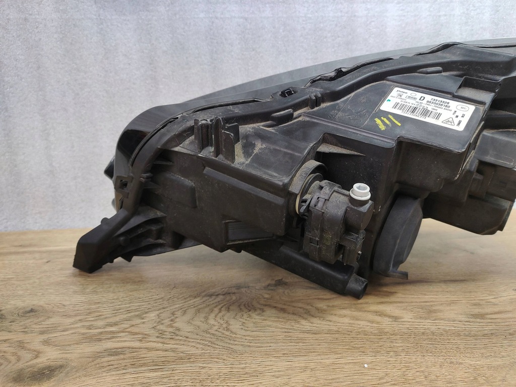 фото №10, Лампа передняя правая peugeot 208 ii