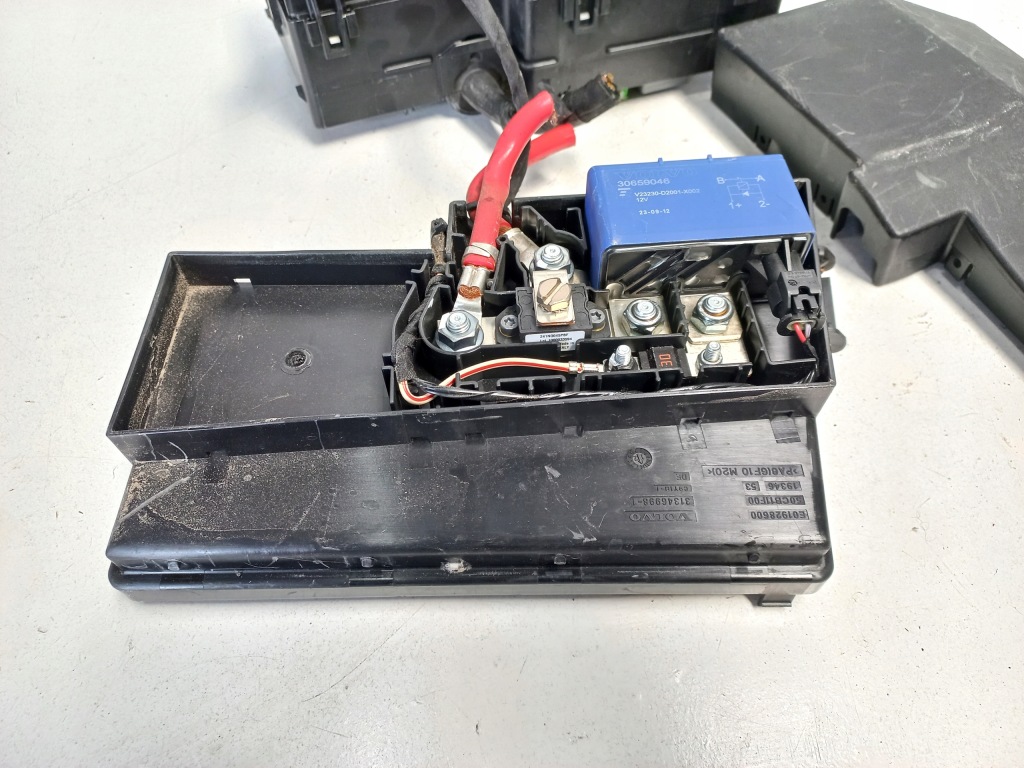 фото №6, Коробка предохранителей volvo v40 ii av6t-14a142aa