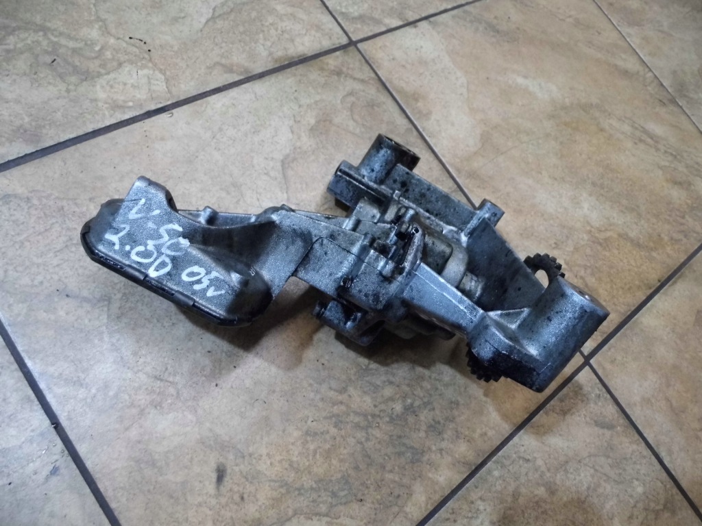 фото №1, Volvo v50 2.0d 05' насос оливи 9644350880