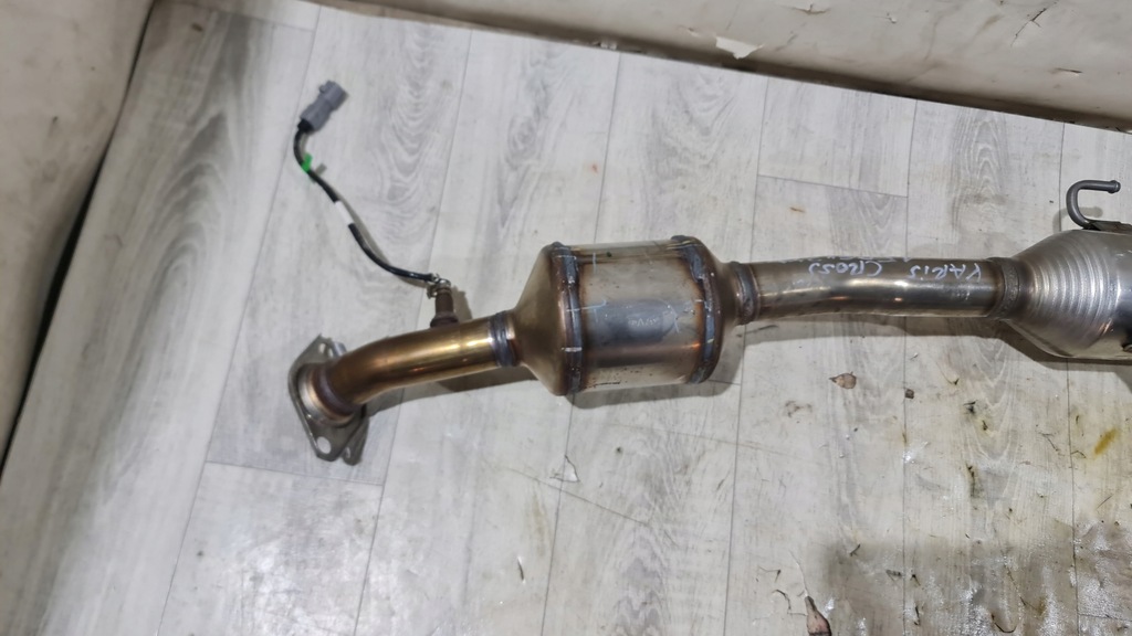 фото №2, Toyota yaris cross гаситель средний труба датчик лямбда-зонд