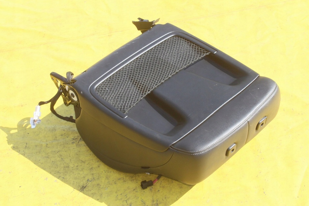 фото №7, Спинка сиденье правый перед mercedes w251