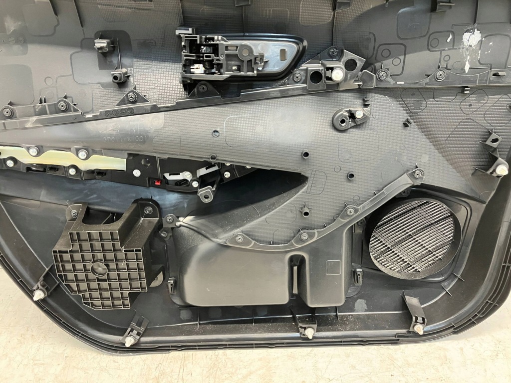 фото №11, Corolla e21 sedan обшивка обивка дверь передних правый перед материал