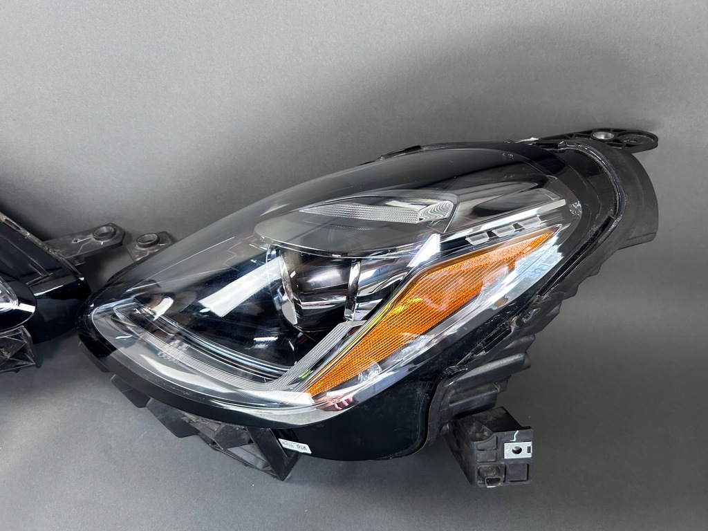 фото №9, Лампи фари перед maserati grecale usa 670157326 670157328