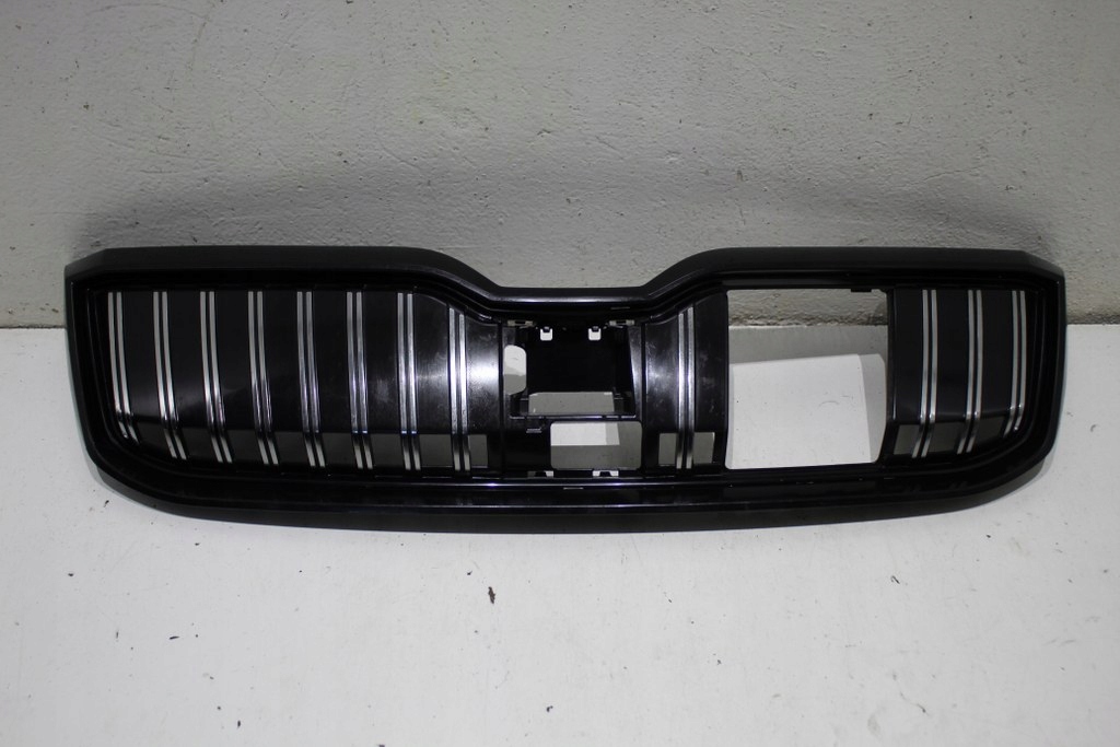 фото №1, Skoda superb iii lift 3v0 решётка радиатора 18r+