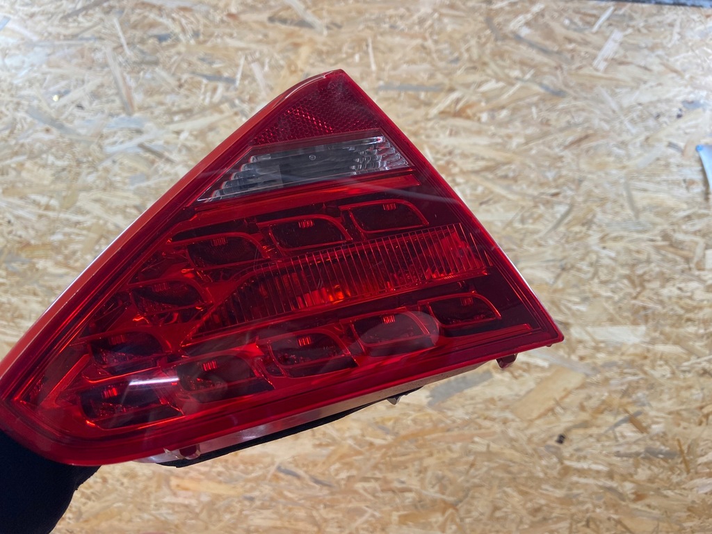фото №1, Audi a5 лампа задня ліва led 8t0945093a w кришка