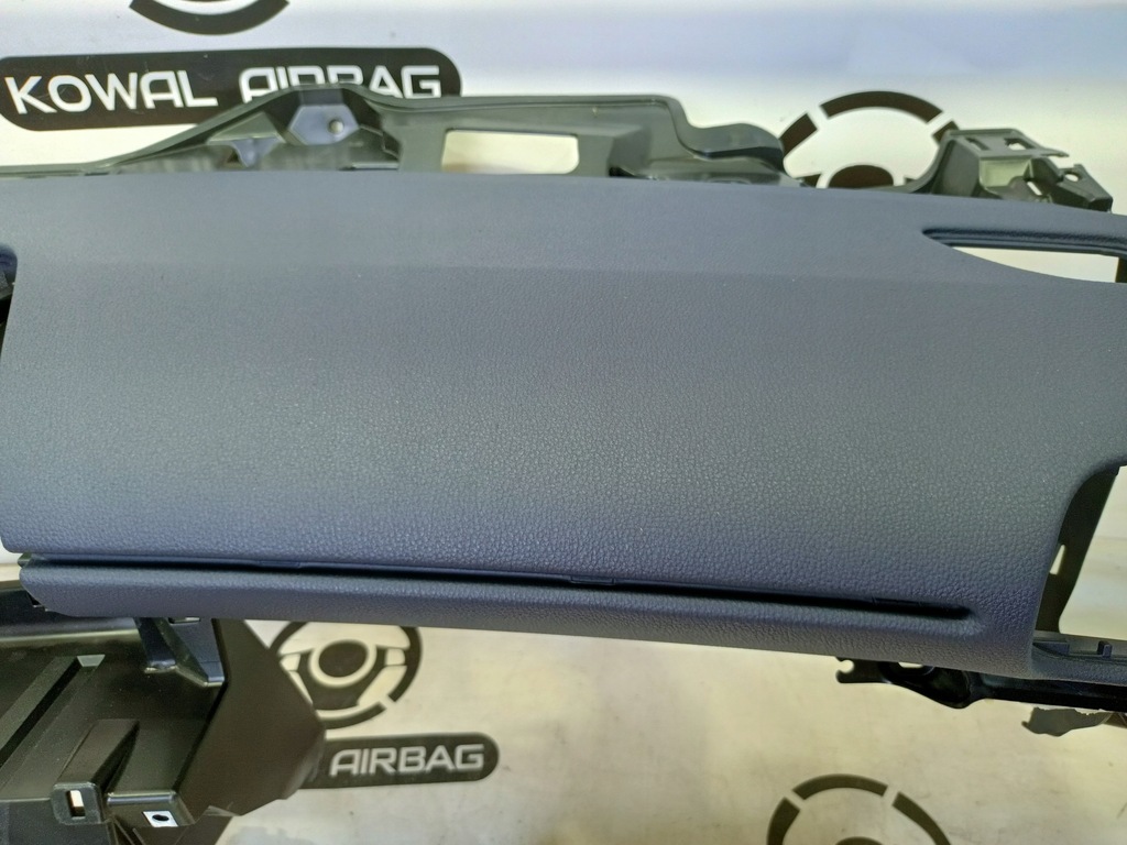 фото №5, Toyota yaris iv 4 cross приборная панель подушка безопасности подушки безопасности ремни