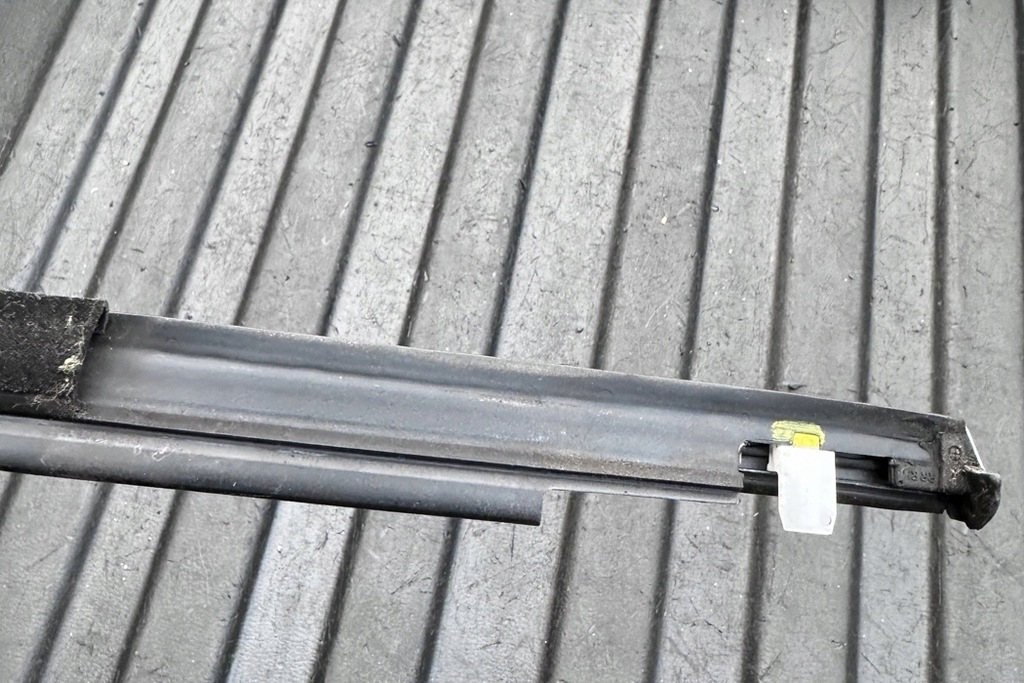 фото №7, Молдинг уплотнитель задних правых дверь volvo s90 ii 31848055 2.0l hybrid