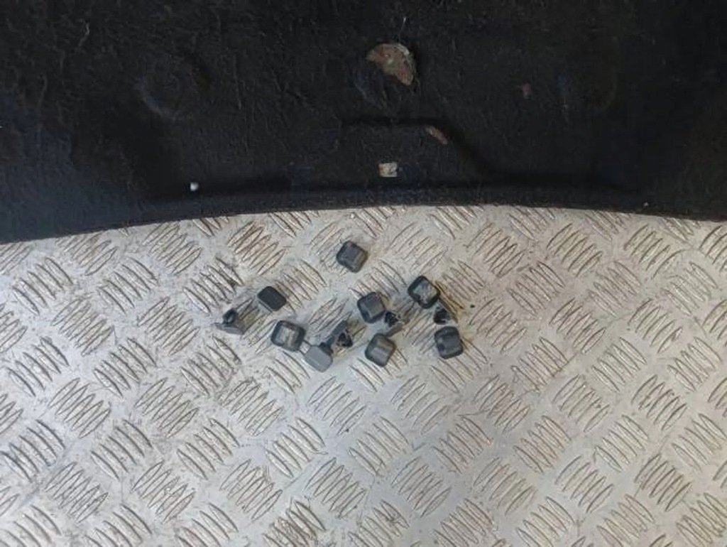 фото №5, Seat leon ii lift шумоізоляція капот + кліпси