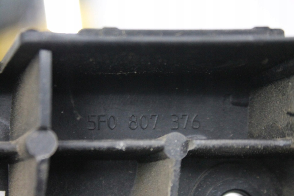 фото №4, Направляющая бампера правый задняя 5f0807376 seat leon iii