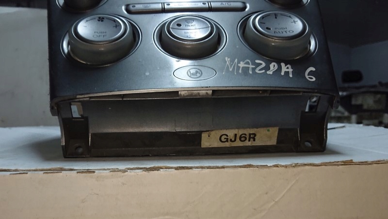 фото №1, Консоль середня mazda gj6r
