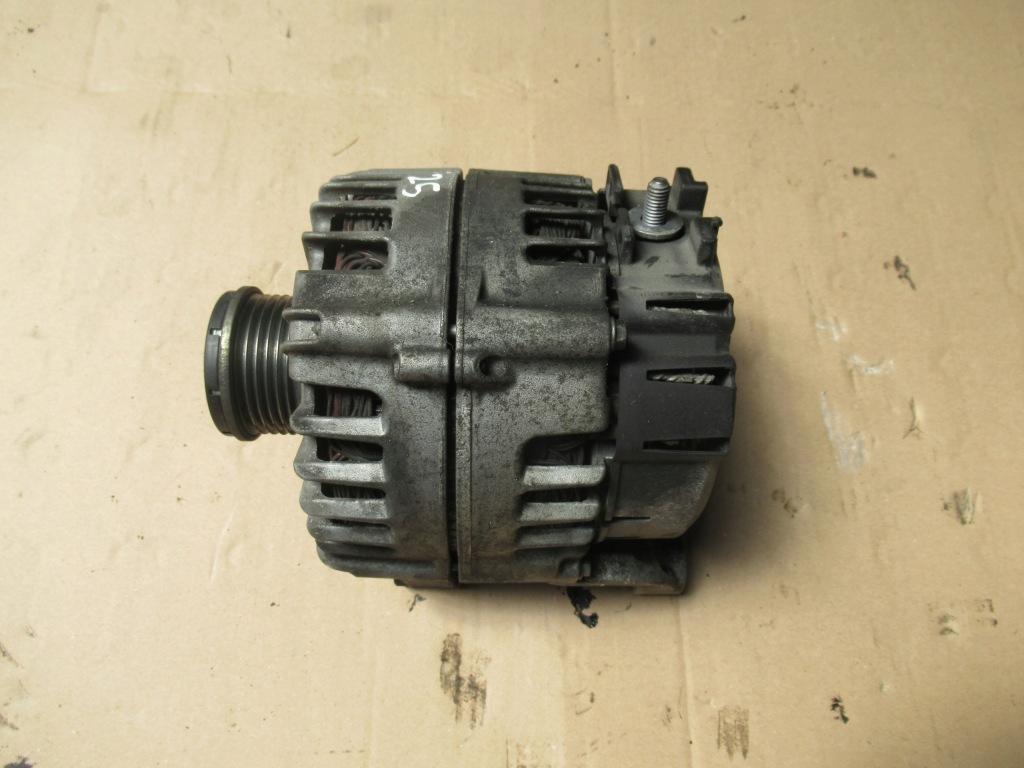 Купити Bmw x3 f25 2.0d 184km генератор 8507625