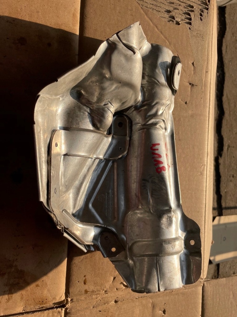 фото №1, Mercedes cla w118 защита тепловая a2600161300