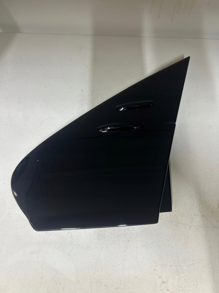 Купить Заглушка молдинг треугольник крыла левая перед toyota prius iv матовая блеск