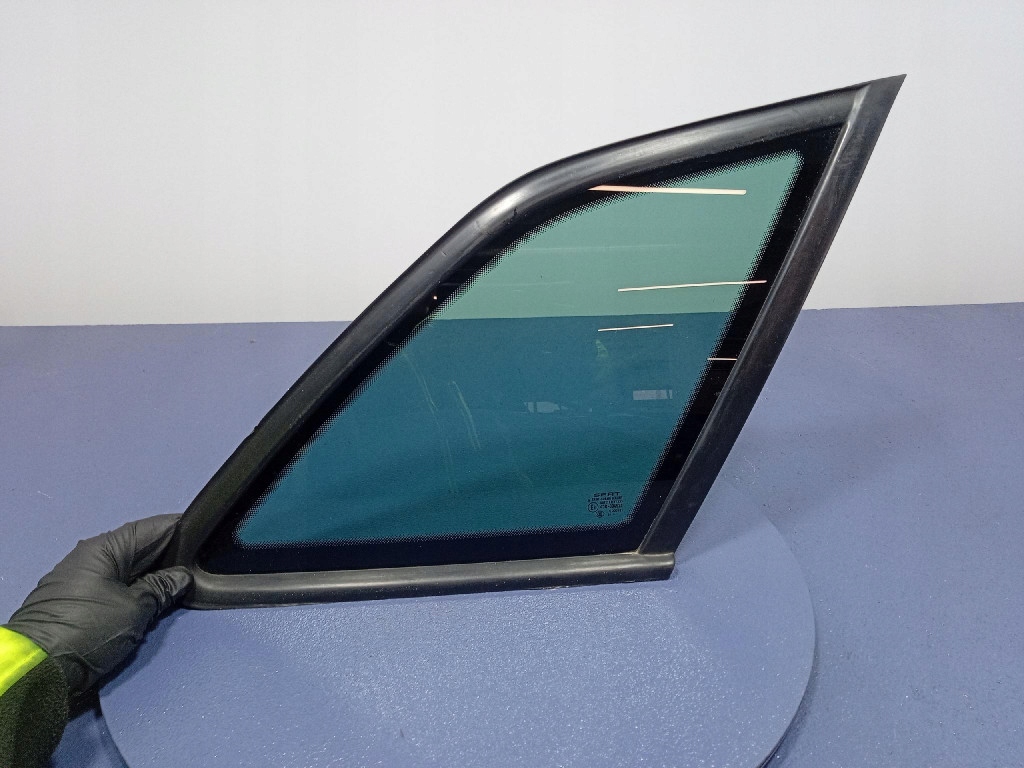 Seat ibiza 4 iv lift 15- kombi скло кузовна права задній 14r в Україні