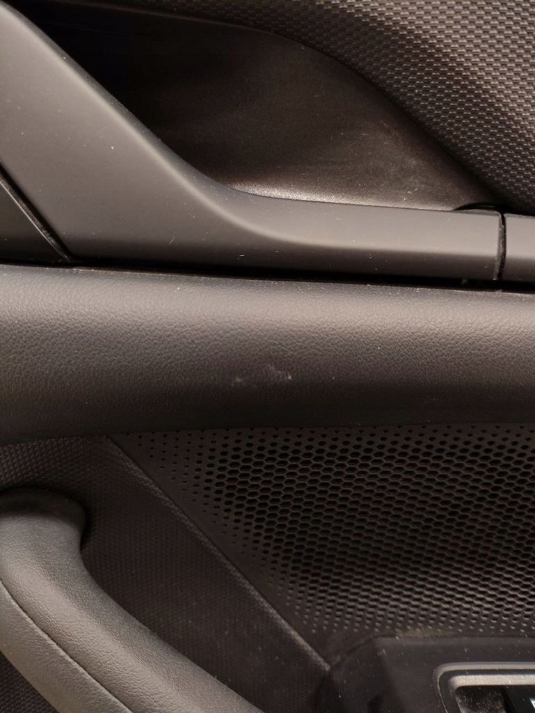 фото №7, Porsche taycan 9j1 2023 обшивки / обшивка дверь задних 9j1864604