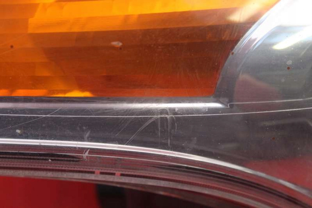 фото №6, Фара правый лампа перед uk 167150-00 citroen c3 picasso lift 08-17