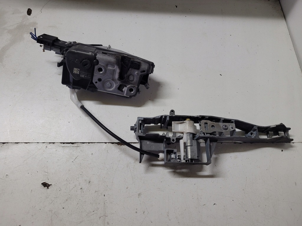 фото №1, Замок дверь правый задняя citroen c3 ii