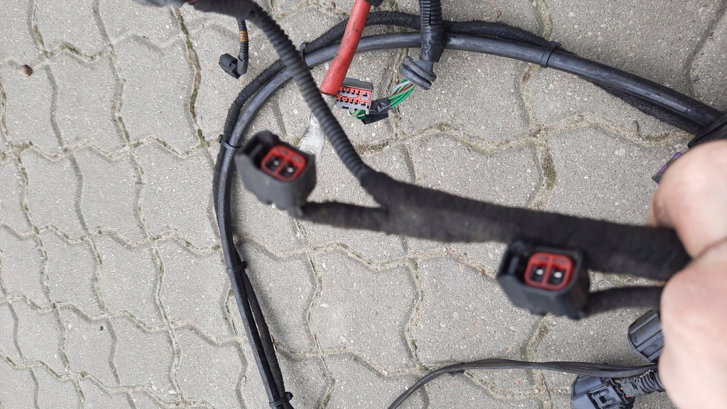 фото №16, Електропроводка відсік двигуна 30667431 volvo v70 ii 2.4b 140km b5244s