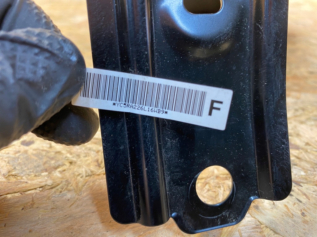 фото №11, Крышка разъём зарядки nissan leaf ii код лакокрасочного покрытия: qab 2017-