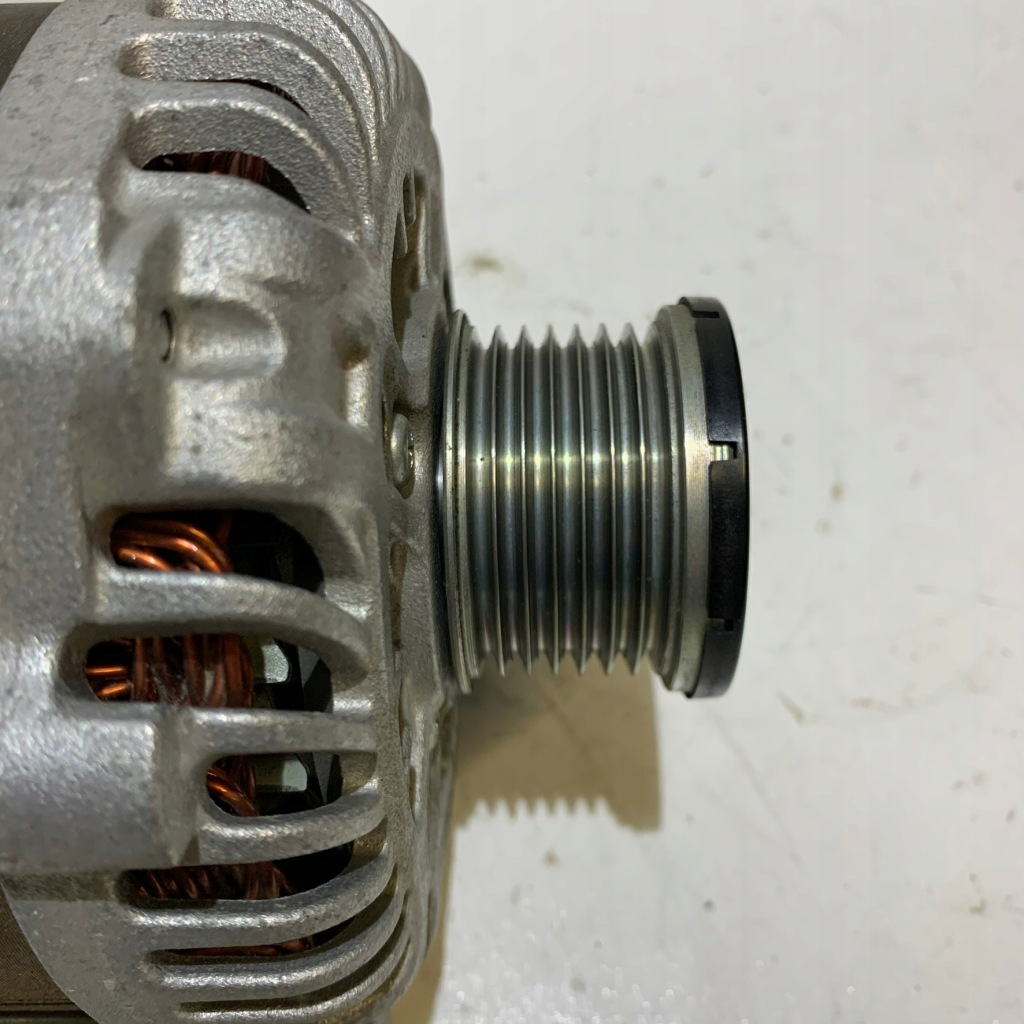 Renault captur 2 clio v 1.3 tce генератор 231004502r с Разборки