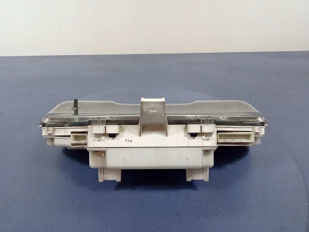 фото №4, Avensis verso 2.0 d-4d счетчик приборы 83800-44530