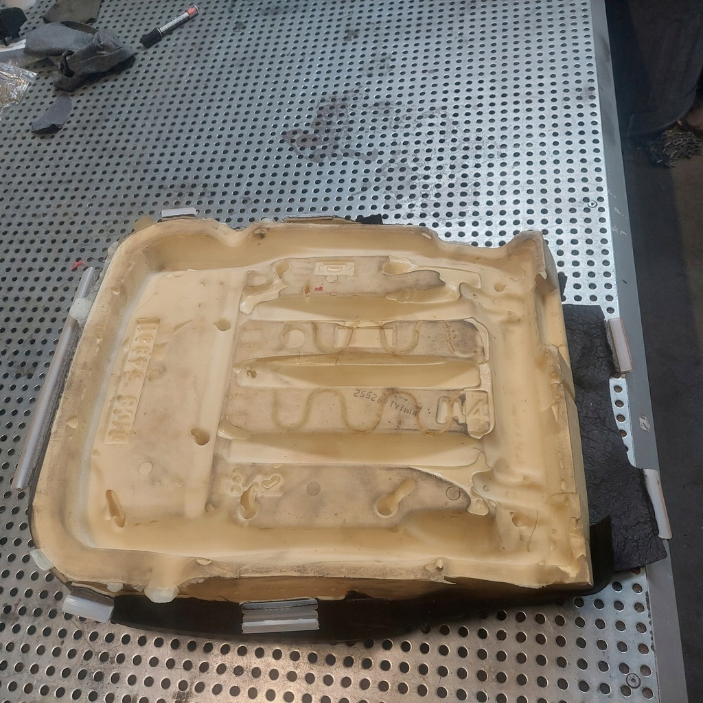 фото №8, Voyager town & country caravan 11-20r сиденье сиденье перед кожа чёрные