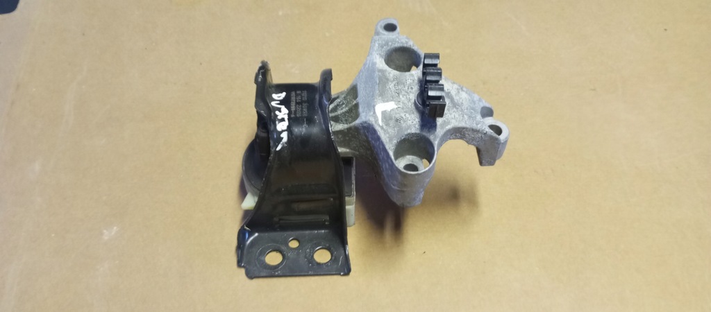 фото №1, Кронштейн подушка двигателя dacia duster