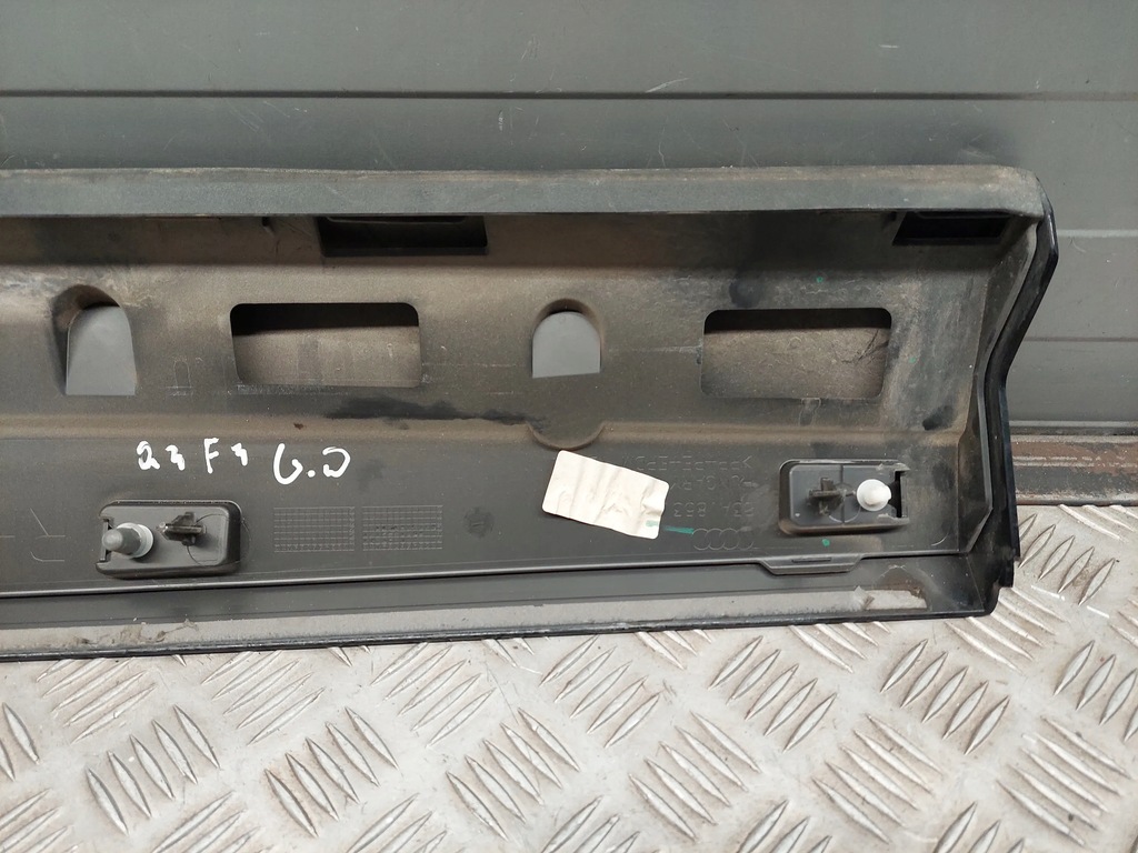 фото №6, Audi q3 f3 83a853970a задняя сторона правая накладки