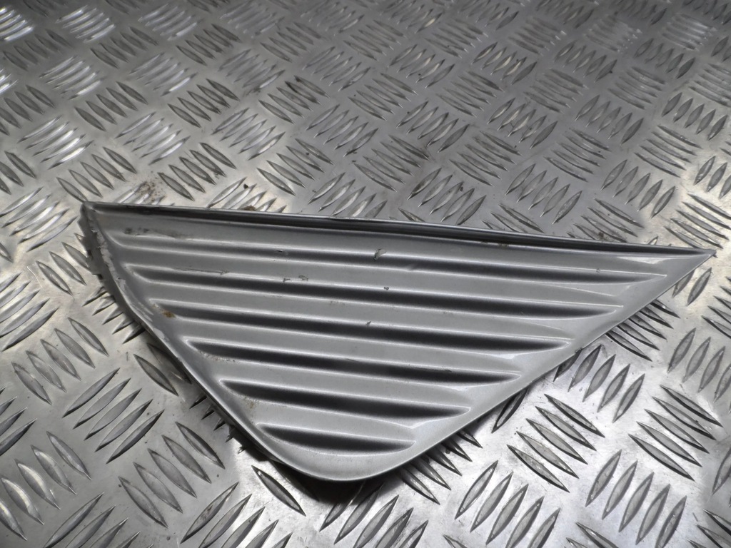 фото №1, Решётка бампера правая toyota aygo ii