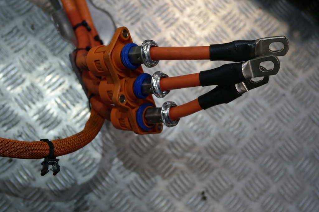 фото №10, Audi q5 80a tfsi гибрид кабель шланг питания