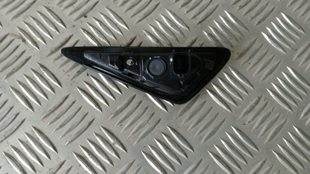 Поворотник камера tesla model y model 3 17-25 1495864-20-f оригінал ліва Зі Шроту