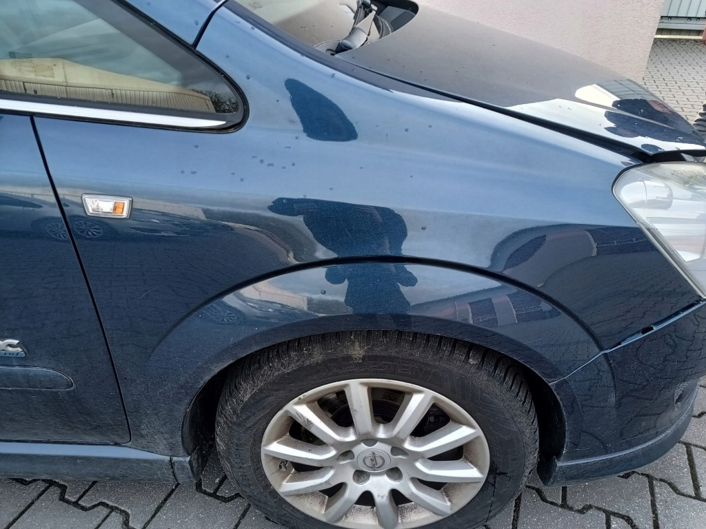 Купити Opel zafira b крило правий передній z22a