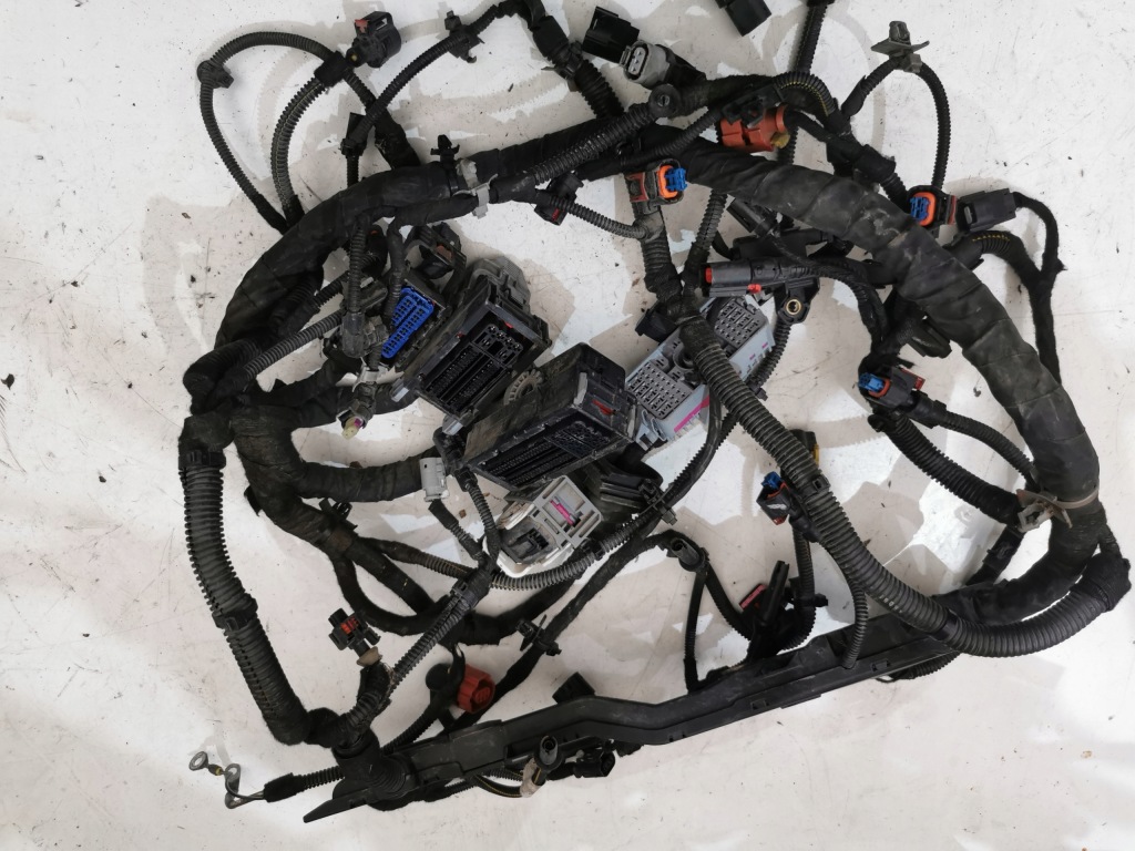 Купить Opel astra k 1,6 электропроводка двигателя 39047653
