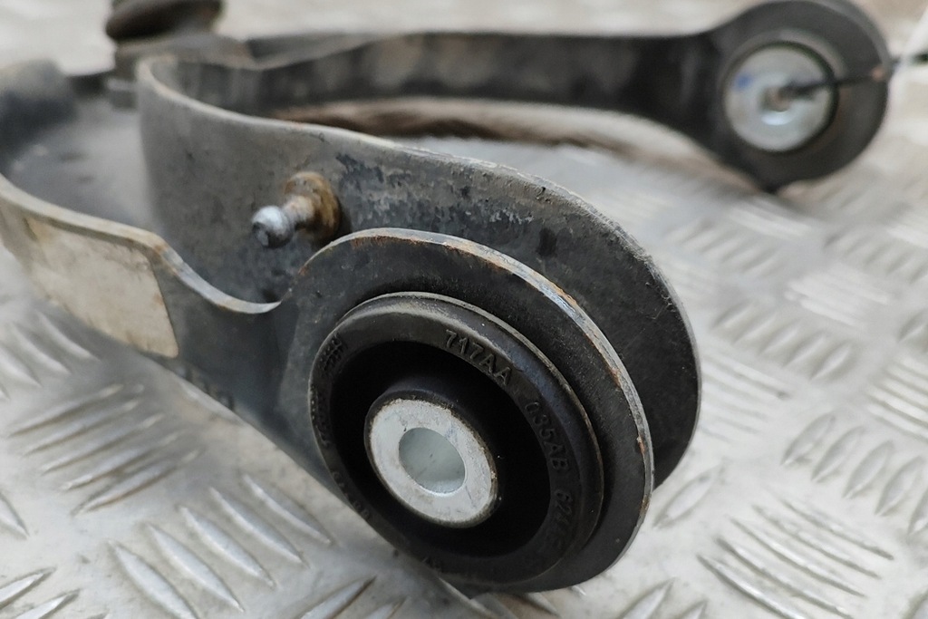 фото №8, Jeep grand cherokee wk2 передній лівий верхній важіль 68217809aa 3.0d 179kw 201