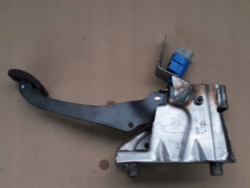 фото №1, Педаль сцепления dacia logan mcv ii 465031703r