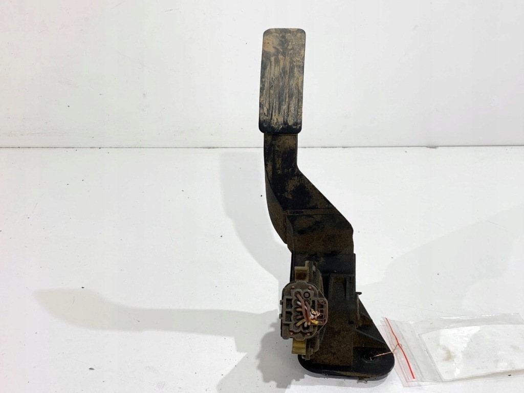 Купити Потенціометр газу ford transit v 2.2 85km 06-14 педаль