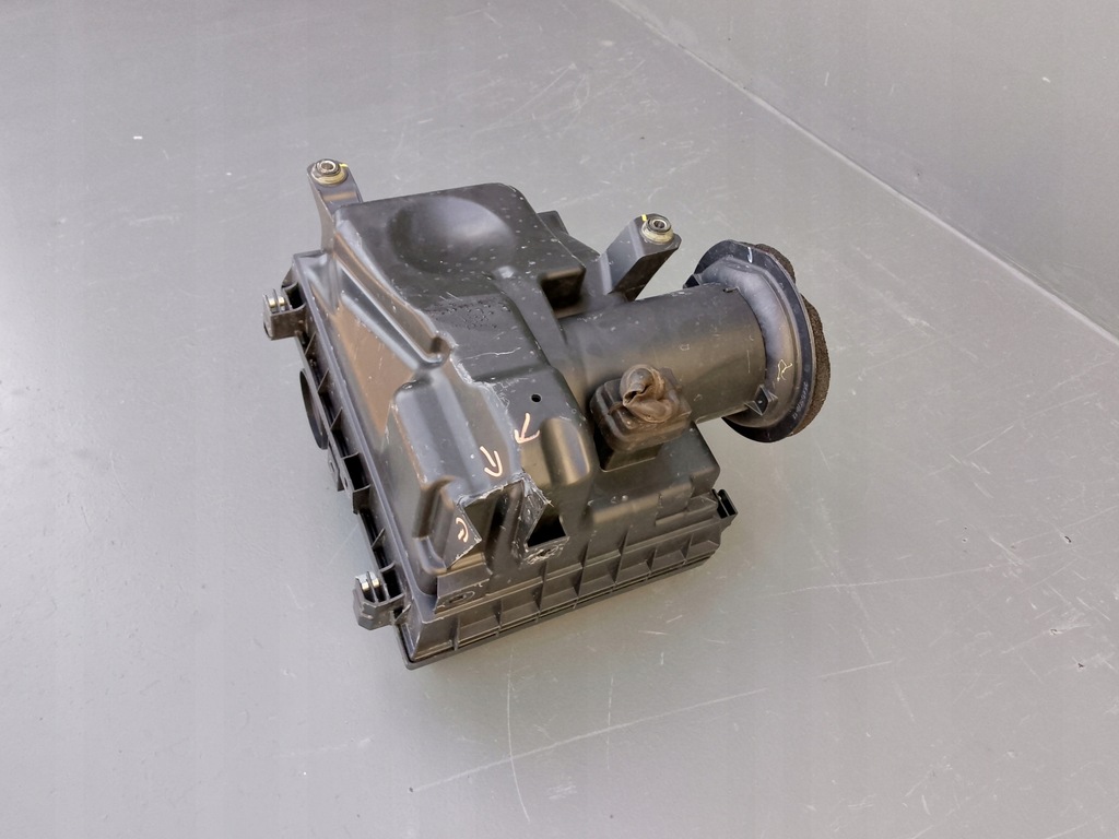 фото №10, Toyota hilux viii 8 2016- корпус фильтра воздуха 17700-0l380 ÷