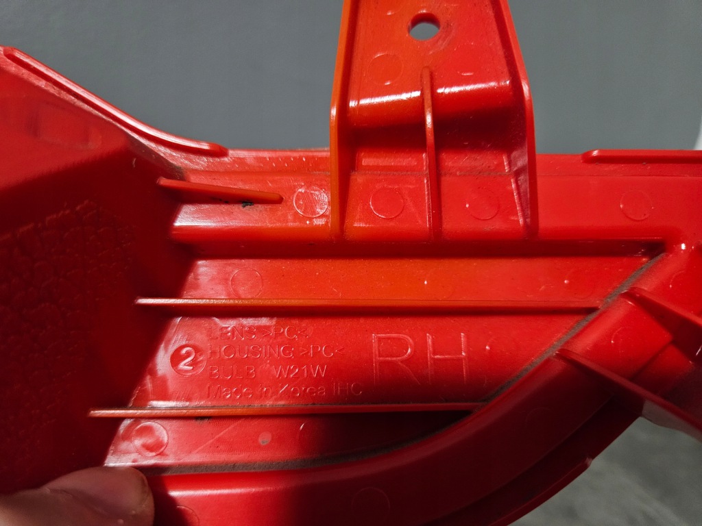 Відбивач бампера правий задній opel mokka x 24558 Зі Шроту