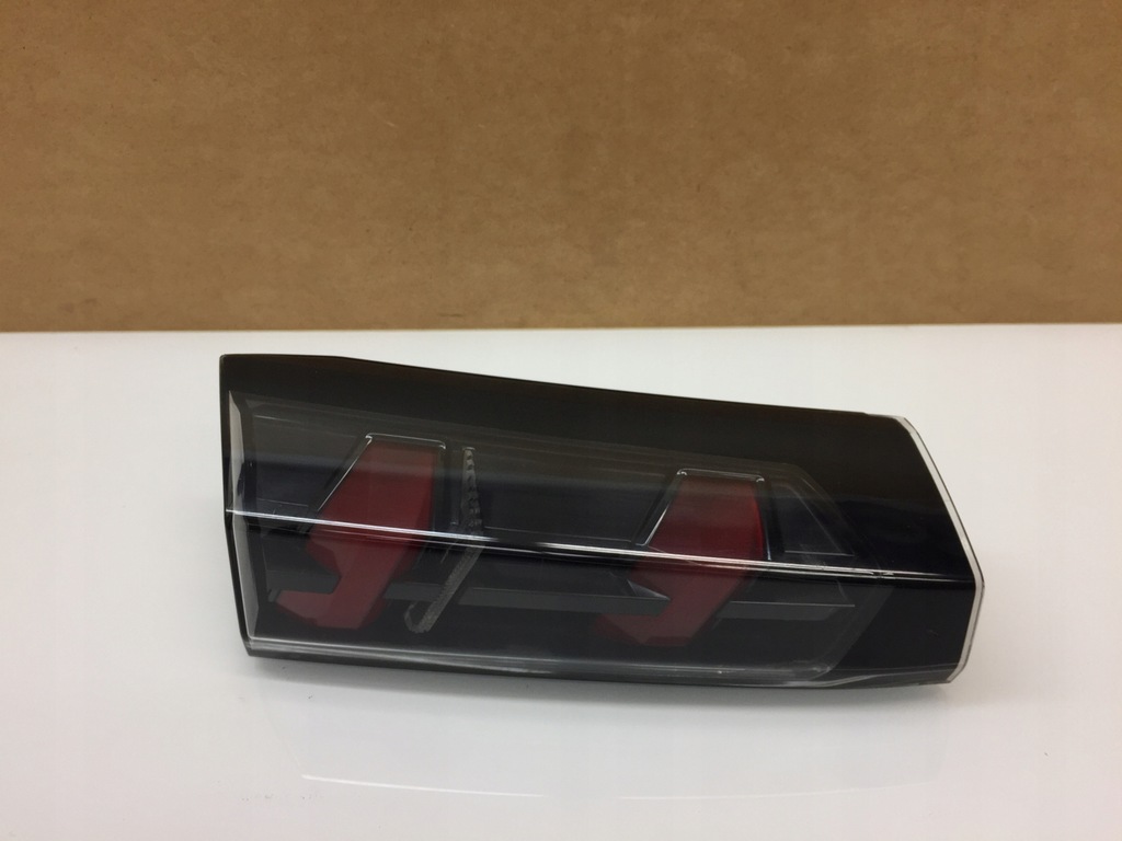 фото №1, Peugeot 2008 ii лампа ліва кришки багажника