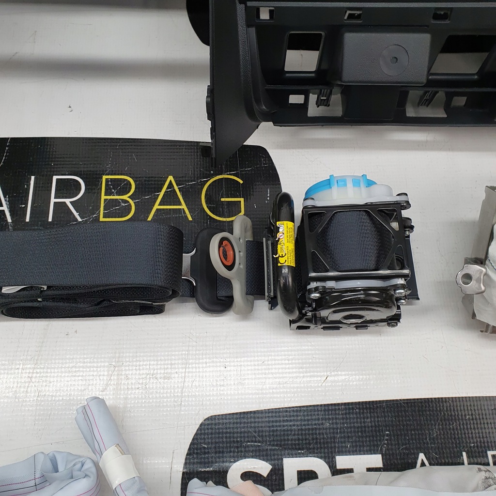 фото №7, C1 приборная панель консоль подушки безопасности ремни подушка безопасности