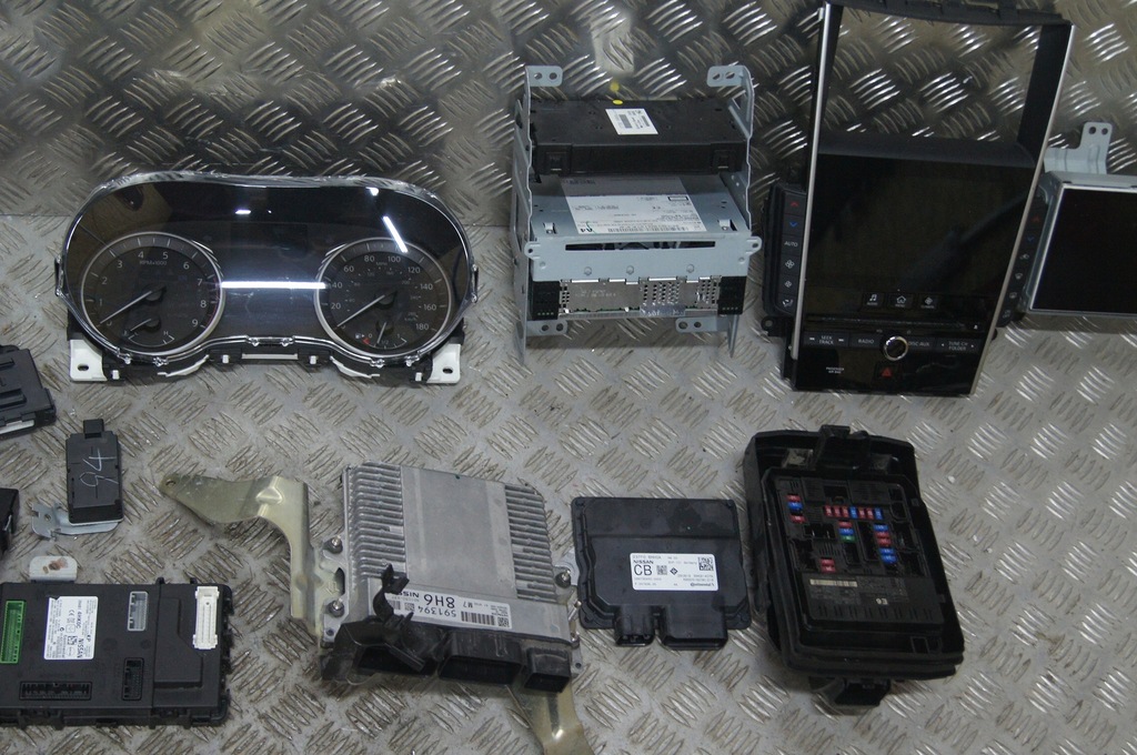 фото №9, Infiniti q50 3.0 v6 электроника электропроводка usa