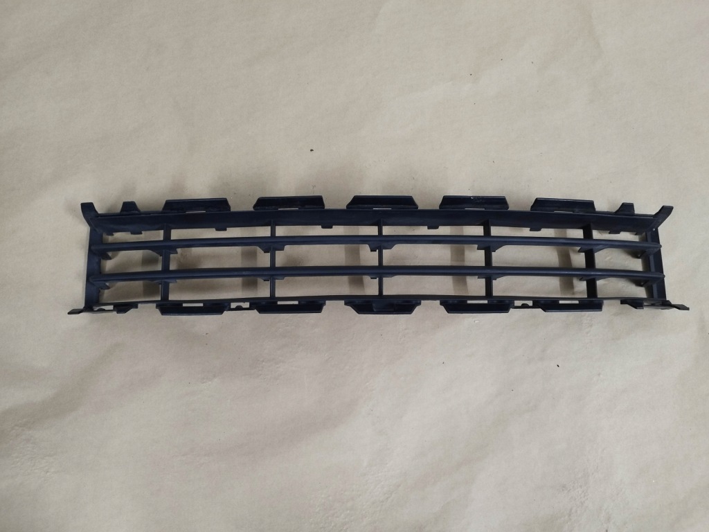 фото №1, Renault оригінальний номер 8200114155 решітка бампера середня