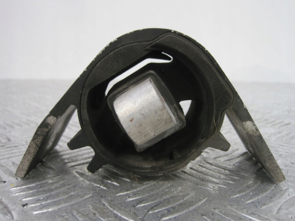 фото №3, Кронштейн подушка коробки передач range rover jaguar xe f-pace gx73-6068-ab