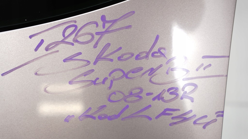 фото №8, Крышка багажника багажника задняя skoda superb ii 08-13r lf4u