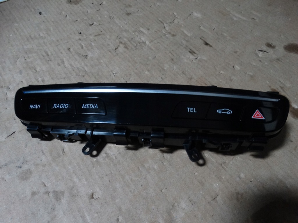 фото №1, Ideal панель управление радио mercedes w205 1