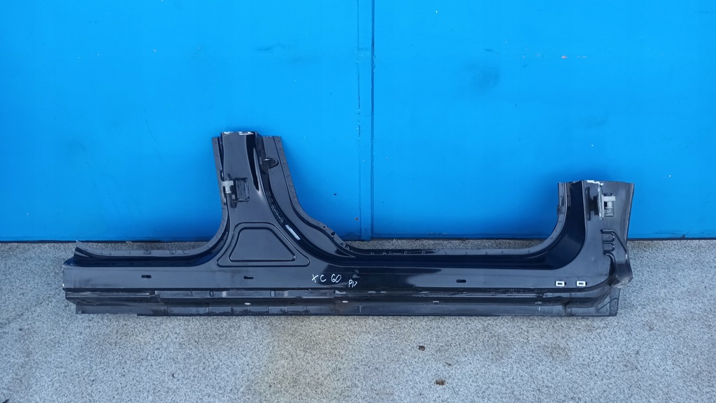 фото №1, Volvo xc60 i порог правый перед 452-46