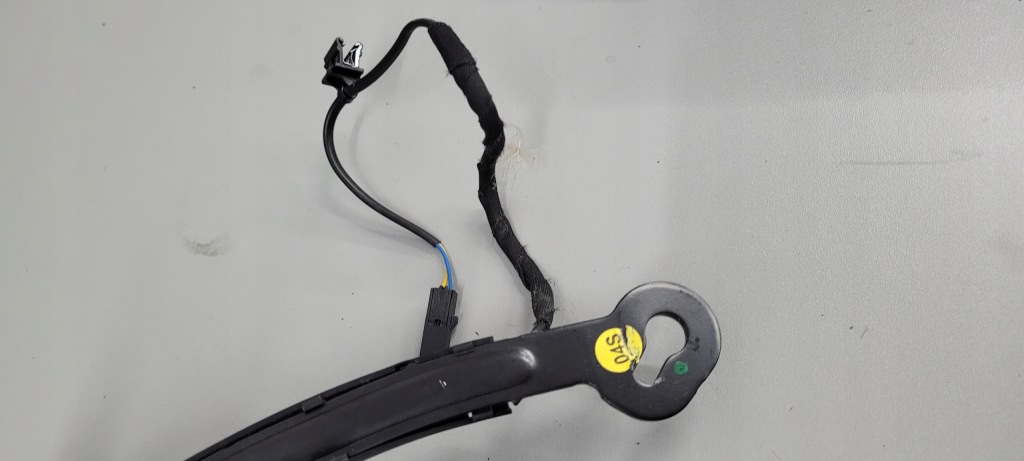 A3 8v рестайлинг  клипса поперечина пряжка правая правый  перед седан 8v0857756b Киев